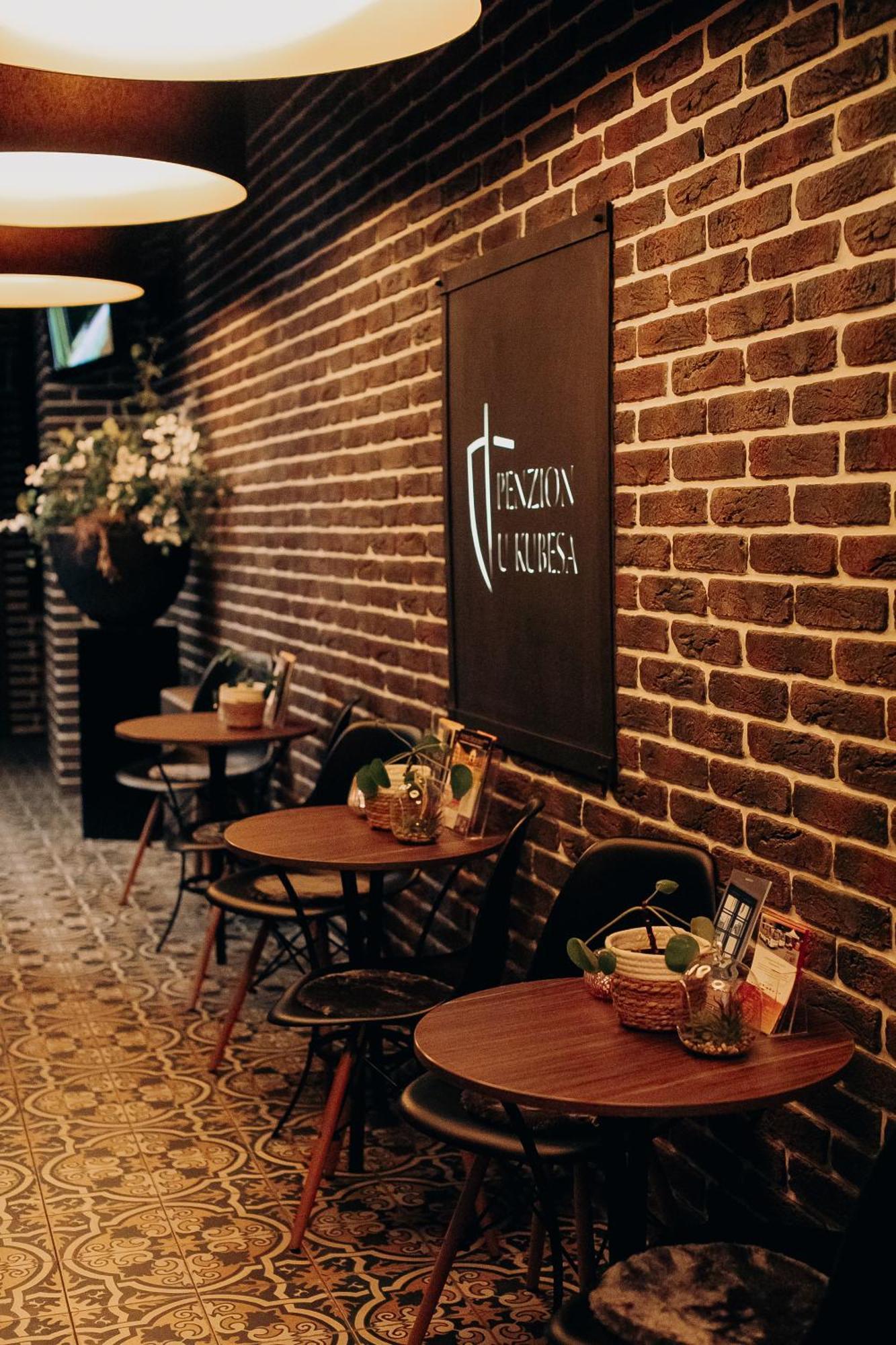 Penzion U Kubesa - Adults Only กรอมเมียร์ริช ภายนอก รูปภาพ